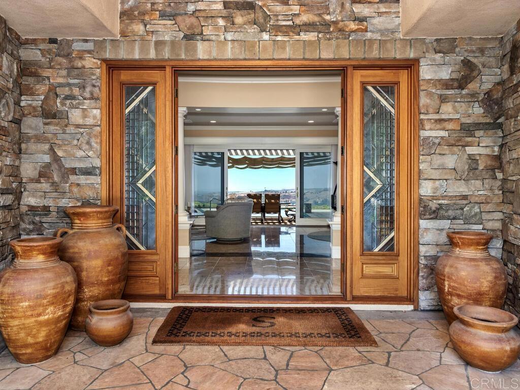 6095 Lake Vista Drive
