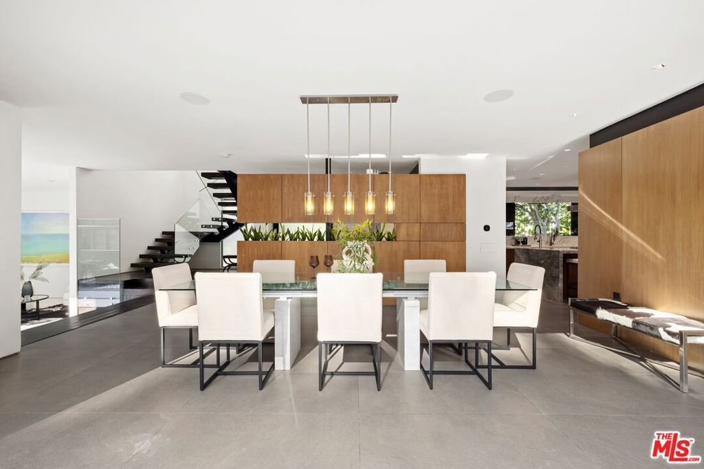 Photo of 10558 Fontenelle Way, Los Angeles, CA 90077 (MLS # 25625753)