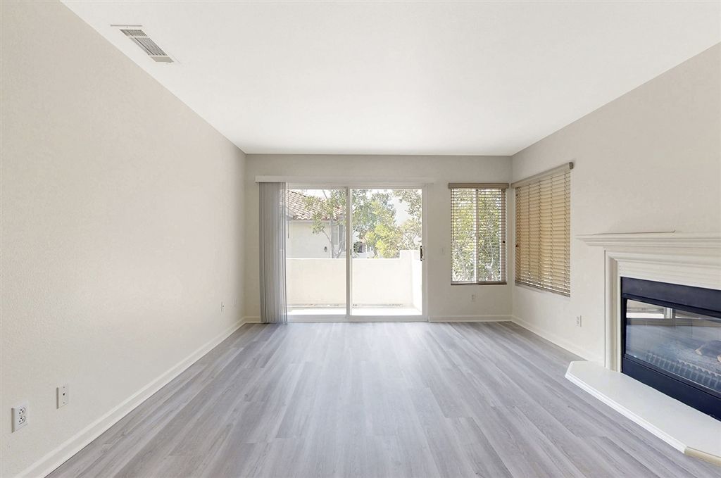 listing image 130727881285139523412