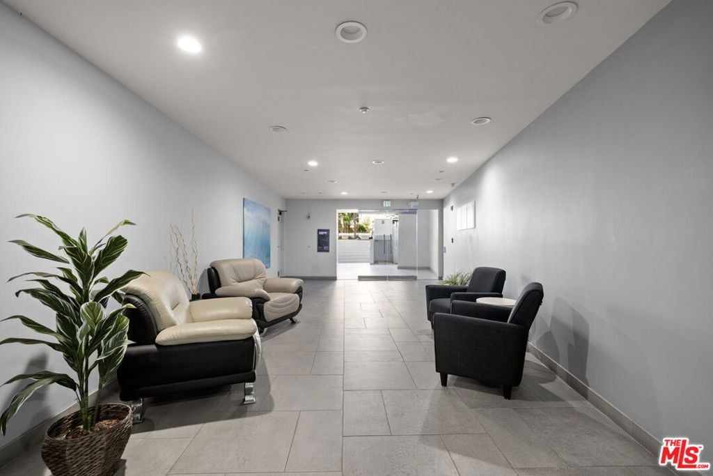 11606 Chenault Street 101