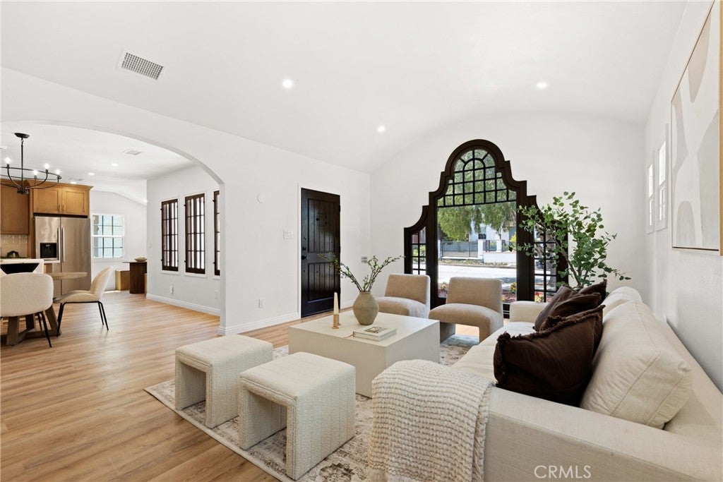 254 Bennett Ave