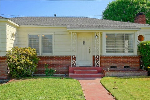 Photo of 4285 Oakwood Place, Riverside, CA 92506 (MLS # IV26191560)