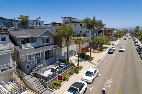 Photo of 1204 Monterey Boulevard, Hermosa Beach, CA 90254 (MLS # SB26175292)