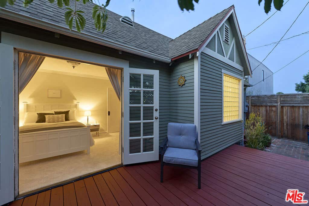 Photo of 5960 Airdrome Street, Los Angeles, CA 90035 (MLS # 26871015)