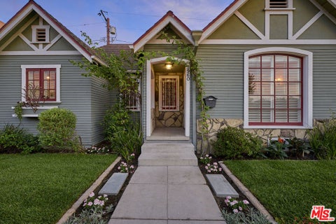 Photo of 5960 Airdrome Street, Los Angeles, CA 90035 (MLS # 26871015)