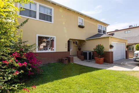 Photo of 336 W Lexington Drive, Glendale, CA 91203 (MLS # GD26153545)