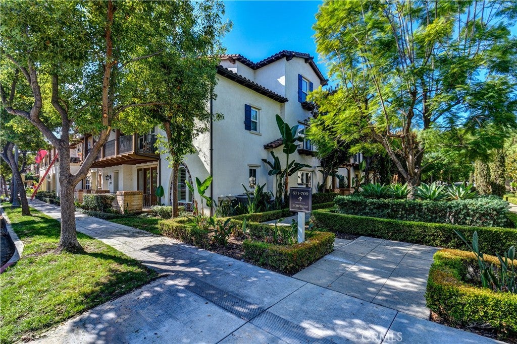 709 S Melrose