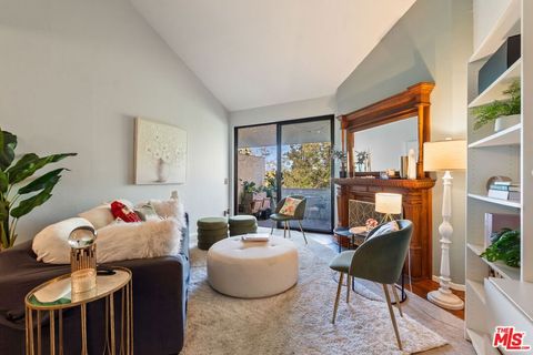 Photo of 3480 Barham Boulevard #306, Los Angeles, CA 90068 (MLS # 25628955)