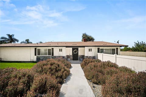 Photo of 257 W 59th ST, San Bernardino, CA 92407 (MLS # HD26187899)