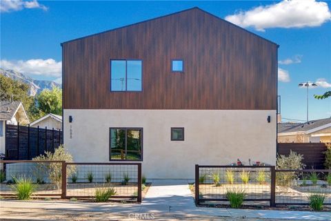 Photo of 1690 N Sierra Bonia Avenue, Pasadena, CA 91104 (MLS # GD25281723)