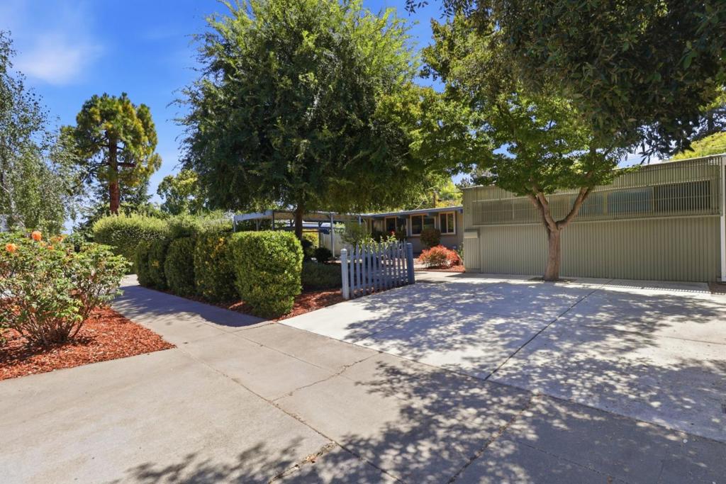 256 E Charleston Road