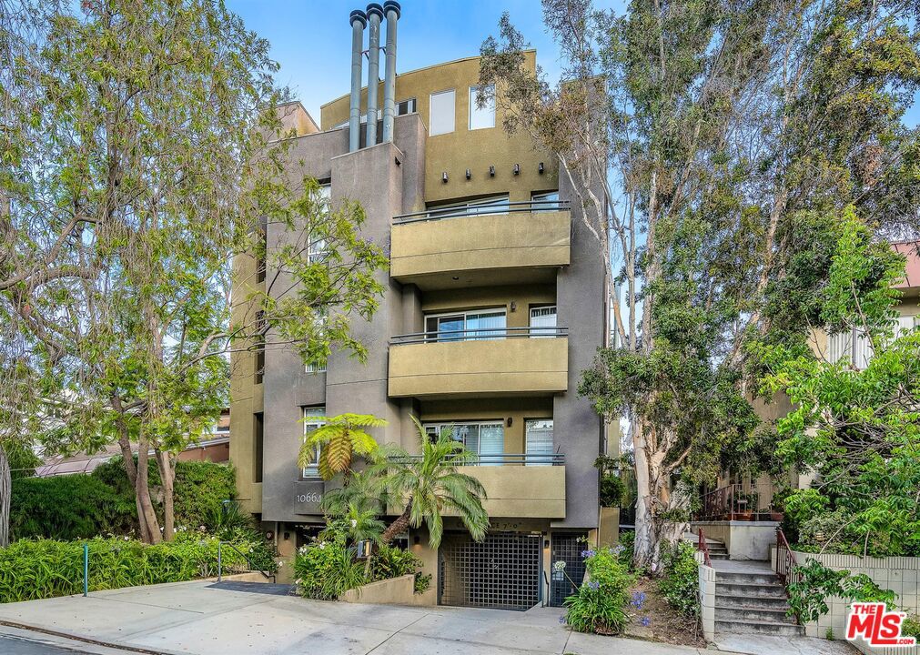 10664 Wilkins Avenue 202, Los Angeles CA 90024