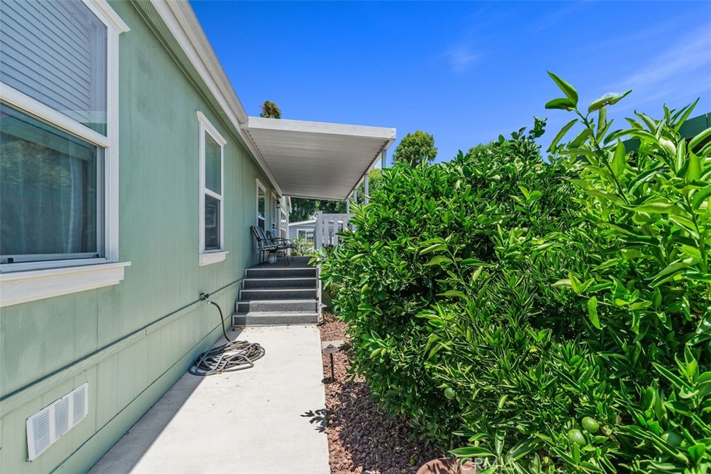 1456 E Philadelphia St Spc 390