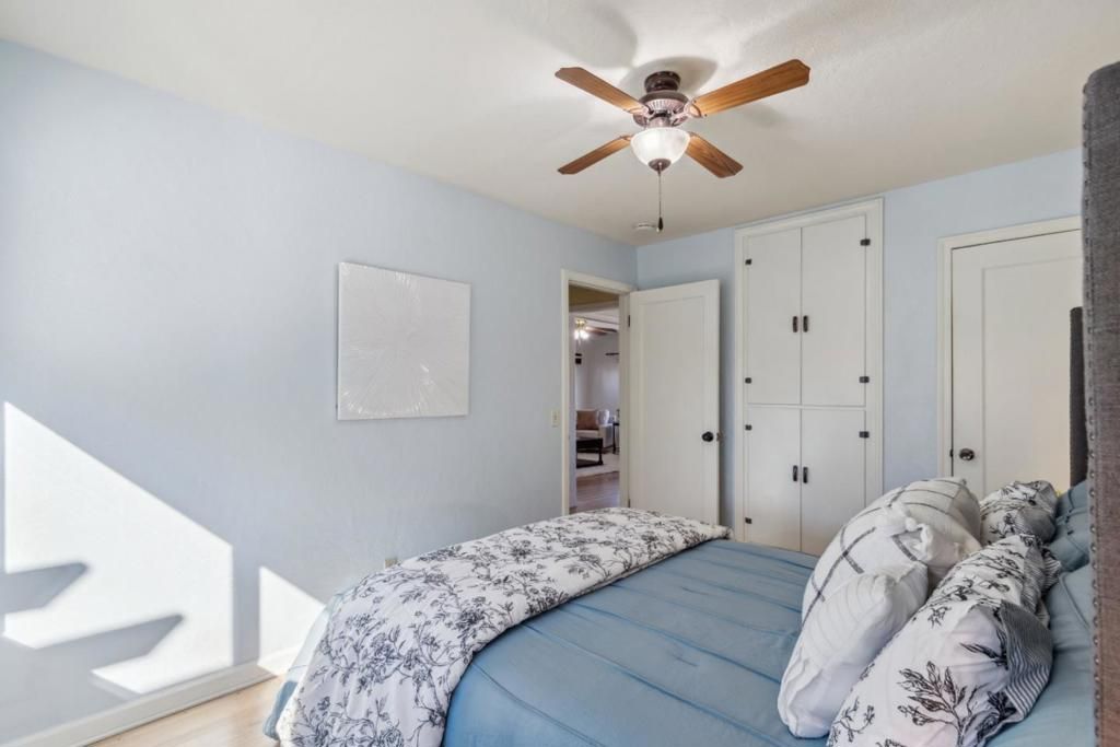 listing image 130726866554642342172