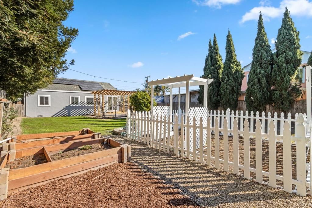 listing image 130725670038461278361