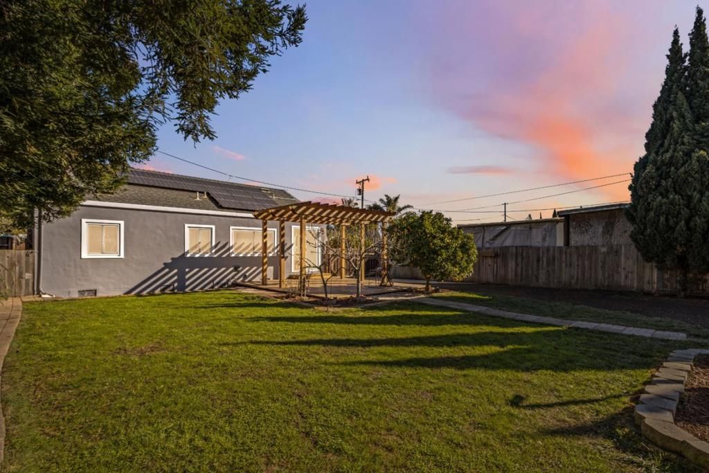 listing image 130726320182237404664