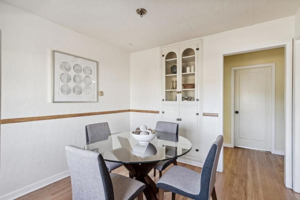 listing image 130728868558855831620