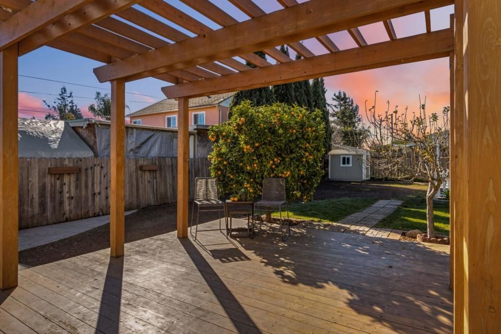 listing image 130720857989063148388