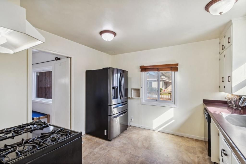 listing image 130724160496429455527
