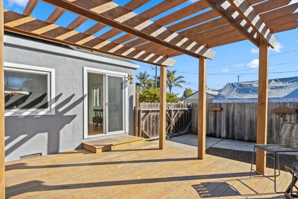 listing image 130728285833856079291