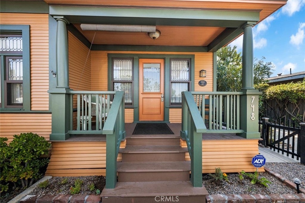748 Daisy Avenue