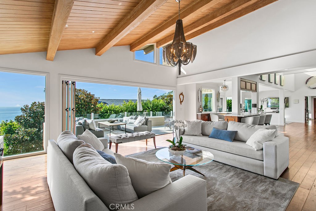 1010 EMERALD BAY