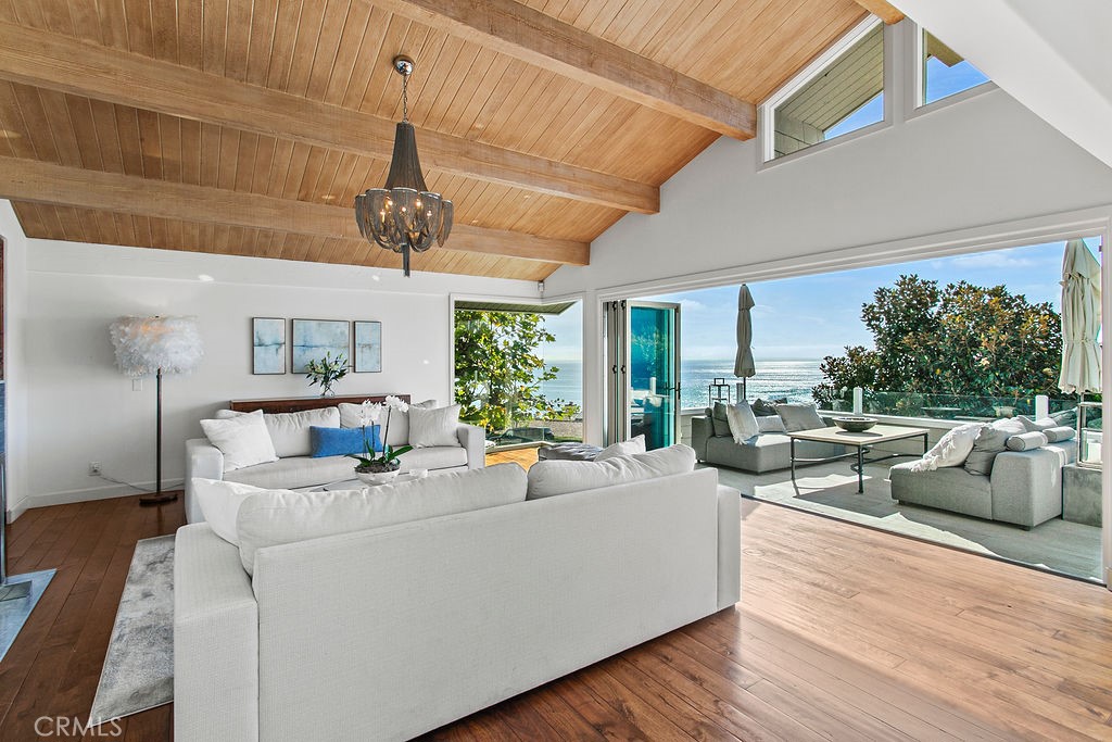1010 EMERALD BAY
