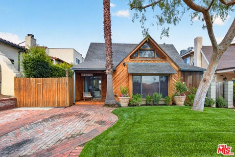 Photo of 2106 Prosser Avenue, Los Angeles, CA 90025 (MLS # 26985209)