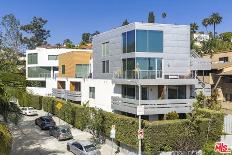 Photo of 6683 Franklin Avenue #3, Los Angeles, CA 90028 (MLS # 26992277)
