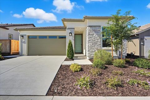 Photo of 3237 Woody Way Way, Hollister, CA 95023 (MLS # 41121300)