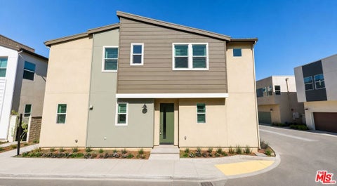 Photo of 27133 White Sage Court, Valencia, CA 91381 (MLS # 26853789)