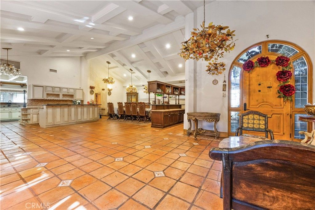 Photo of 5457 Encino Avenue, Encino, CA 91316 (MLS # SR25165874)
