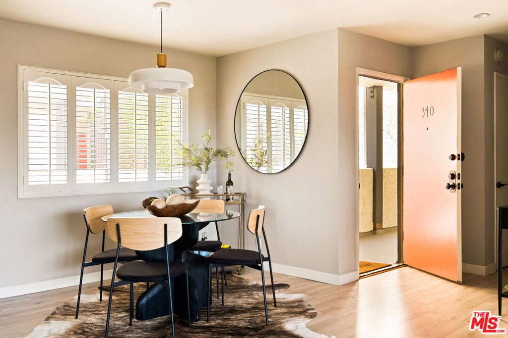8400 De Longpre Avenue 310