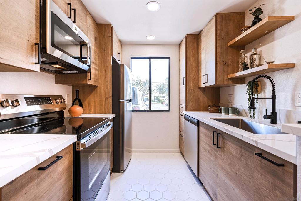 Pacific Beach - Residential