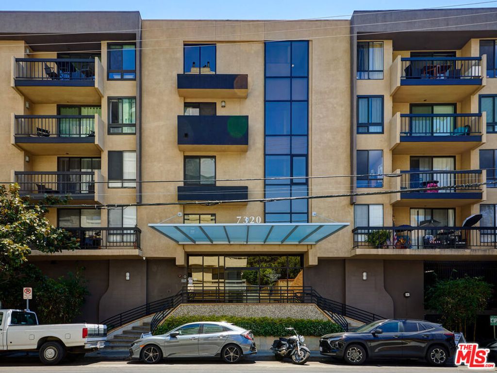 Photo of 7320 Hawthorn Avenue #222, Los Angeles, CA 90046 (MLS # 25610817)