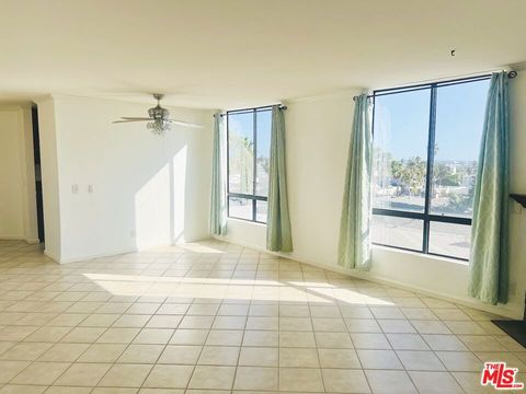 Photo of 7320 Hawthorn Avenue #222, Los Angeles, CA 90046 (MLS # 25610817) Photo of 7320 Hawthorn Avenue #222, Los Angeles, CA 90046 (MLS # 25610817)