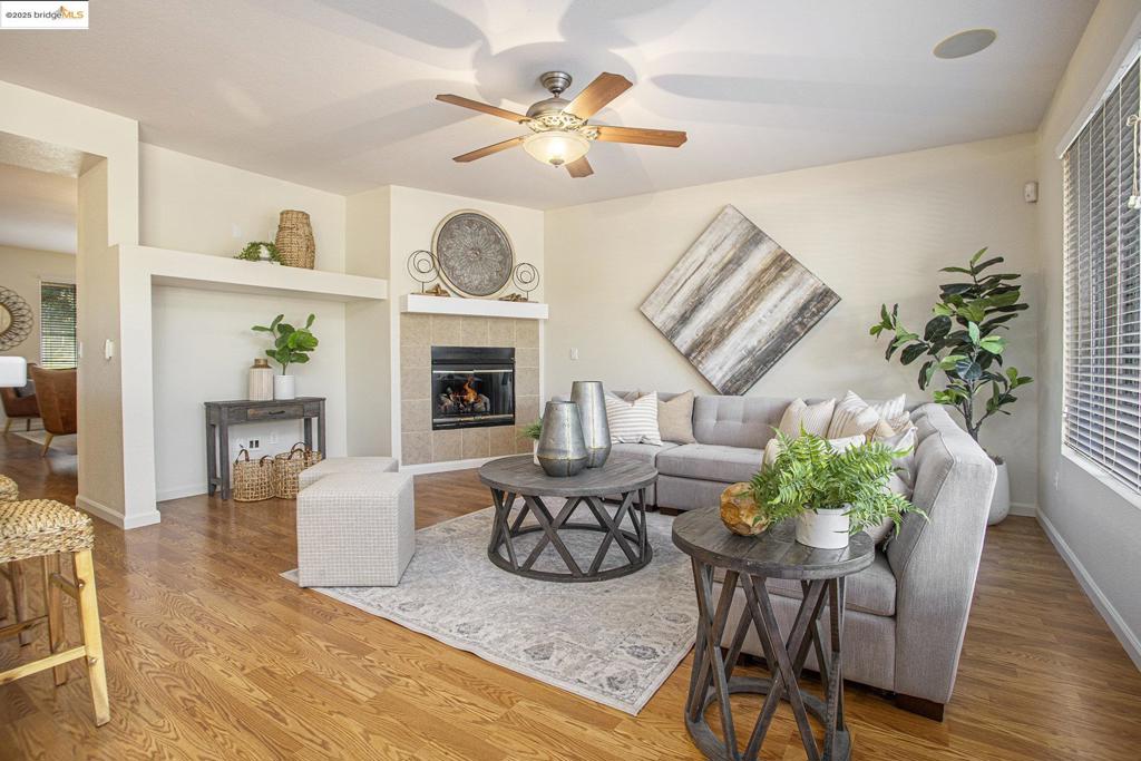 MIRA VISTA HILLS - Residential