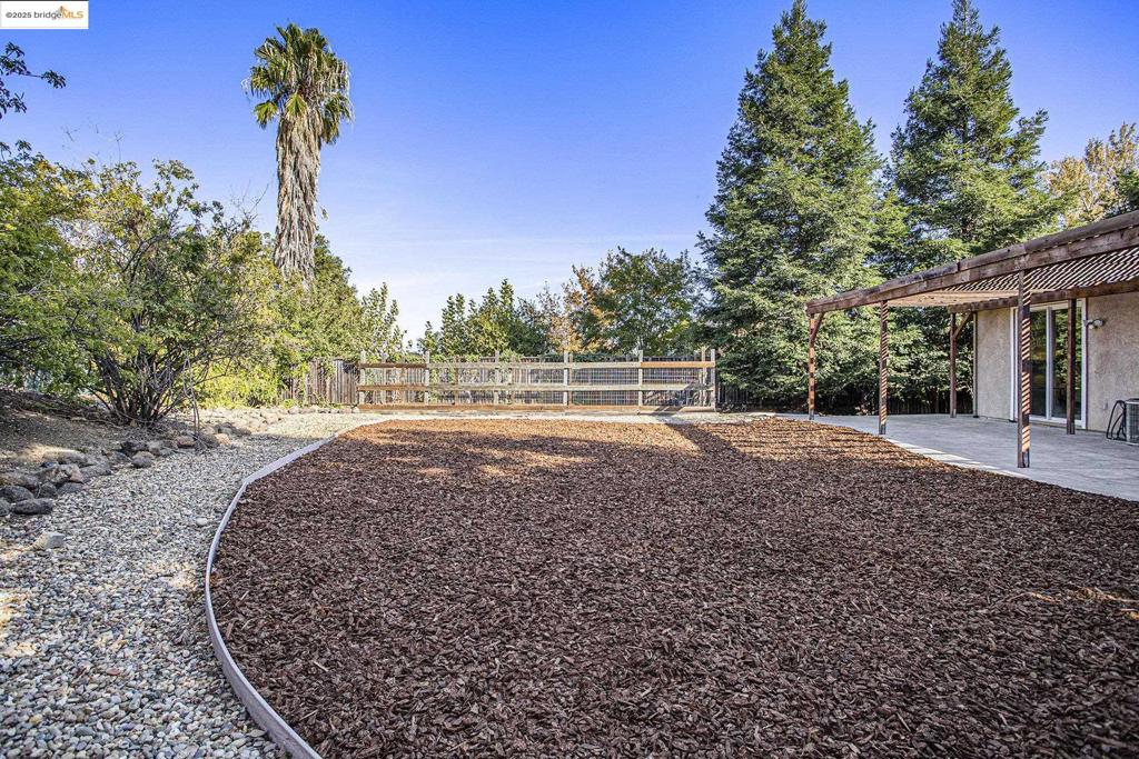 MIRA VISTA HILLS - Residential