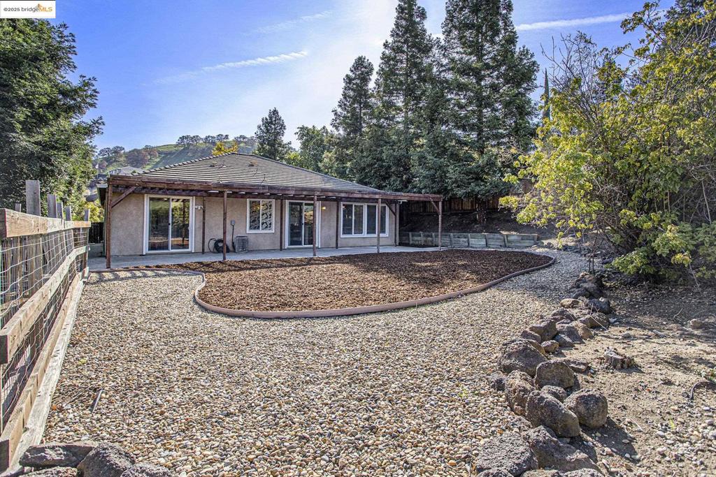 MIRA VISTA HILLS - Residential