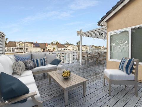 Tiny photo for 2010 Kingsbridge Way, Oxnard, CA 93035 (MLS # V1-36930)