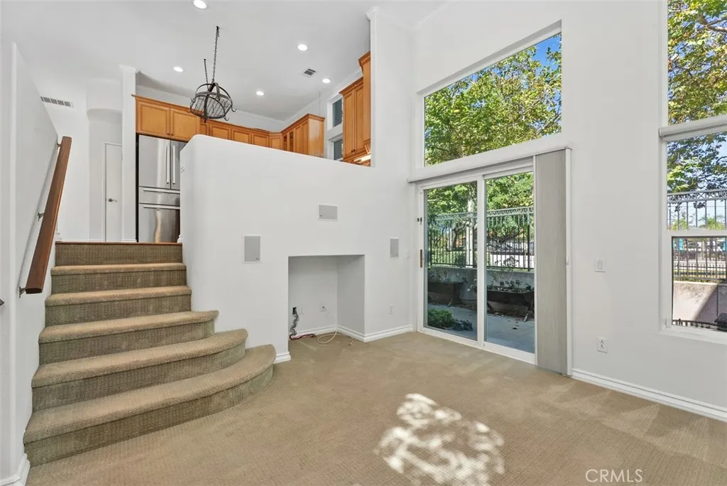 Rancho Santa Margarita, California 92688, United States, 3 Bedrooms Bedrooms, ,3 BathroomsBathrooms,Residential,Active,206407