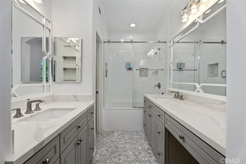 Rancho Santa Margarita, California 92688, United States, 3 Bedrooms Bedrooms, ,3 BathroomsBathrooms,Residential,Active,206407