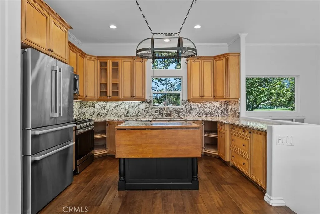 Rancho Santa Margarita, California 92688, United States, 3 Bedrooms Bedrooms, ,3 BathroomsBathrooms,Residential,Active,206407