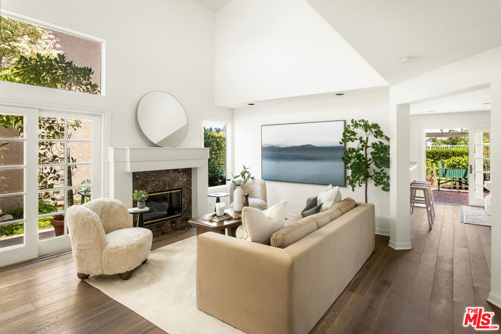 24711 Via Madera