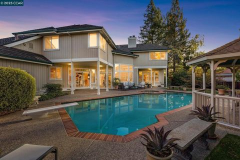 Photo of 788 Woodwind Place Pl, Walnut Creek, CA 94598 (MLS # 41117141)