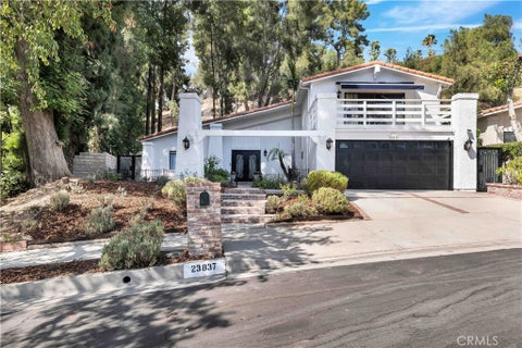 Photo of 23837 Ladrillo Street, Woodland Hills, CA 91367 (MLS # SR26141174)