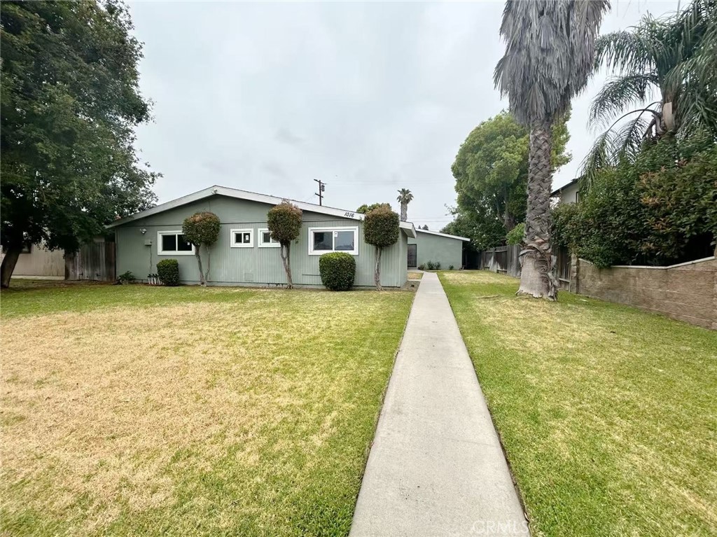 Conveniently located in a prime area of Ontario, California- just minutes from the 10 freeway and a short drive (around 15-20 minutes) to Ontario International Airport.
This Unit includes the following features:
Private laundry room (tenant provides their own washer and dryer)
Private garden area-- enjoy your own green outdoor space
Well-equipped and thoughtfully designed, this home offers both comfort and convenience in a highly accessible location.