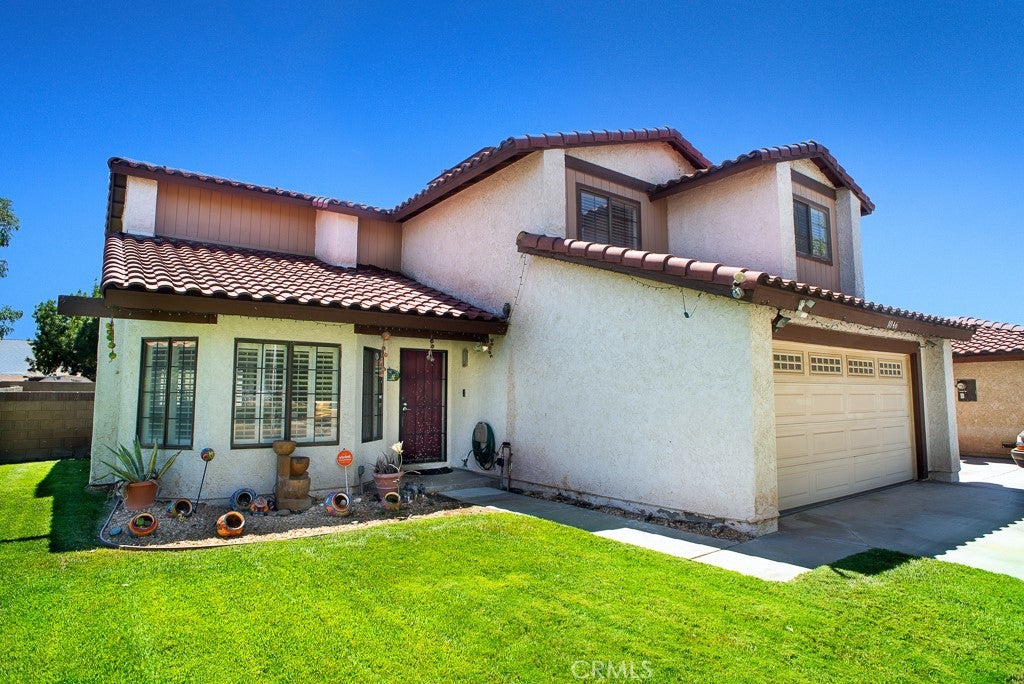 1046 E Avenue J6