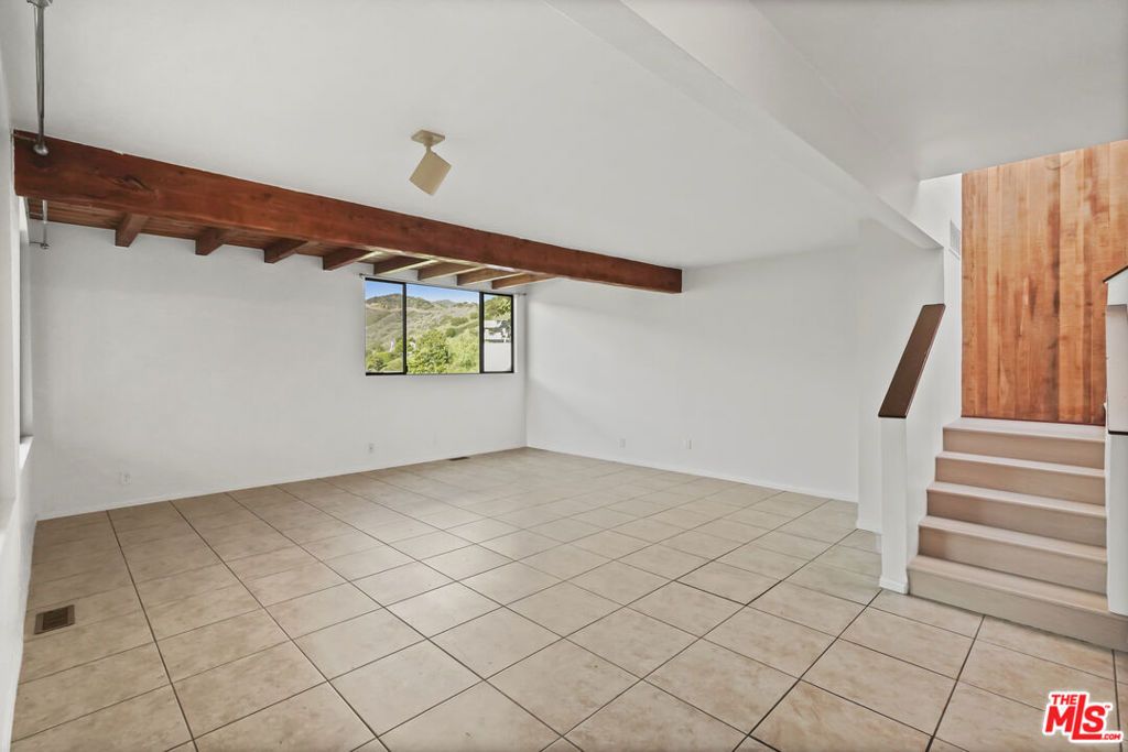 Photo of 2909 Searidge Street, Malibu, CA 90265 (MLS # 25620797)