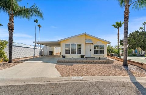 Photo of 790 Santa Clara Circle, Hemet, CA 92543 (MLS # SW26074705)